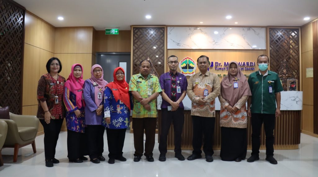Studi Banding RS PKU Muhammadiyah Karanganyar terkait Pengelolaan Sampah dan Limbah RS